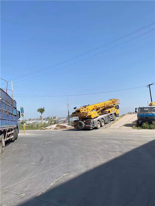 新田县25吨吊车的租赁价格大概是多少？