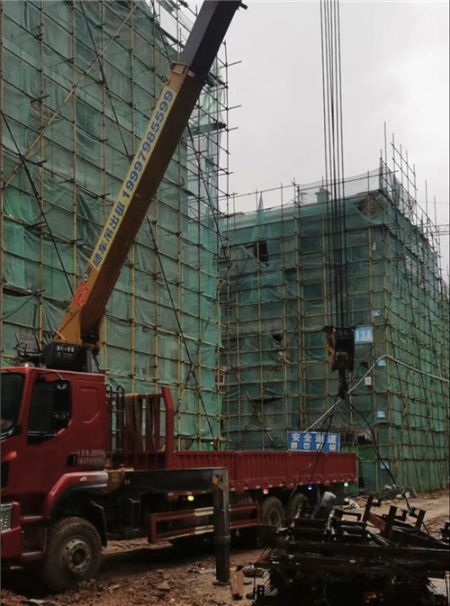 新田县“慢工细活”—— 吊车的 “微动控制” 技术