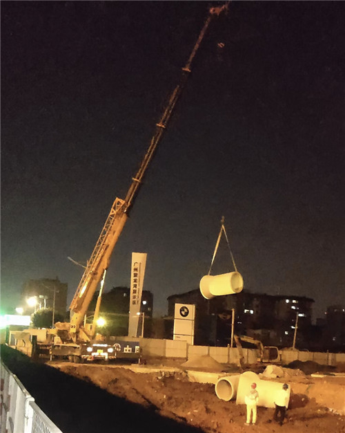 新田县“弯臂矫正”—— 吊车的 “形变补偿” 技术